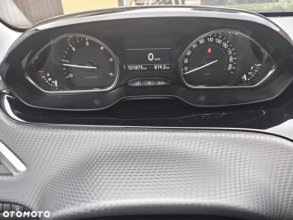 Peugeot 2008 e-HDi FAP 92 STOP & START Allure - 16