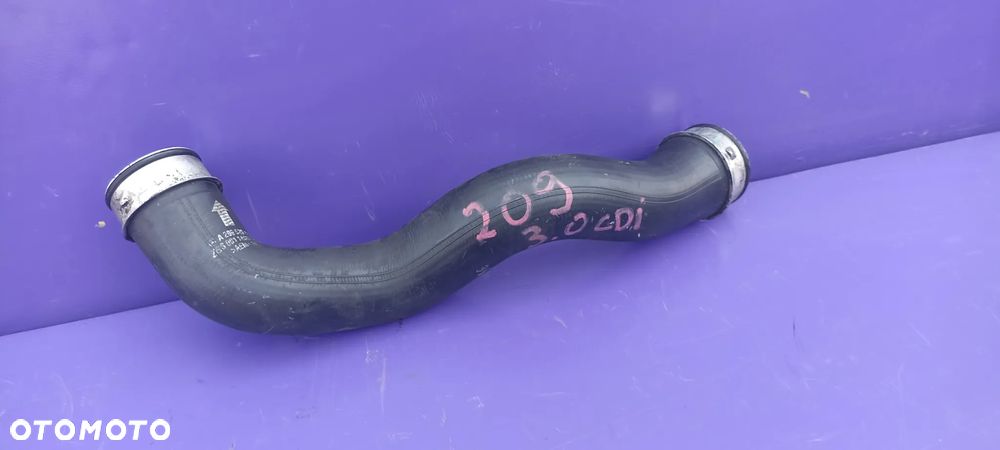 MERCEDES CLK W209 3.0 V6 CDI RURA PRZEWÓD INTERCOOLERA A2095281182