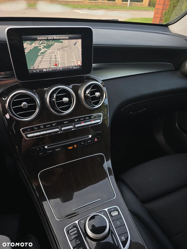 Mercedes-Benz GLC - 21