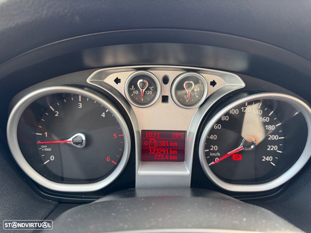 Ford Focus SW 1.6 TDCi Titanium - 18