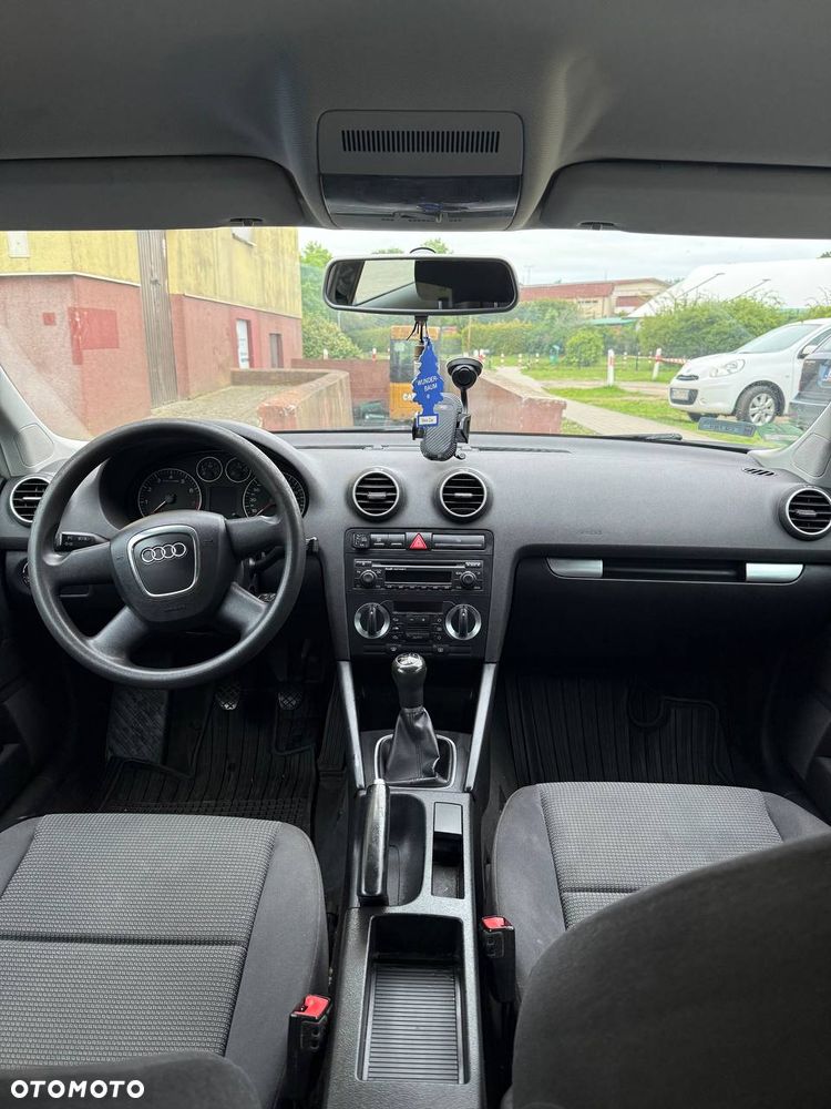 Audi A3 3-drzwiowe 1.6 Ambiente - 11
