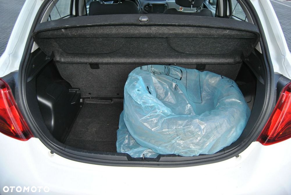 Toyota Yaris - 23