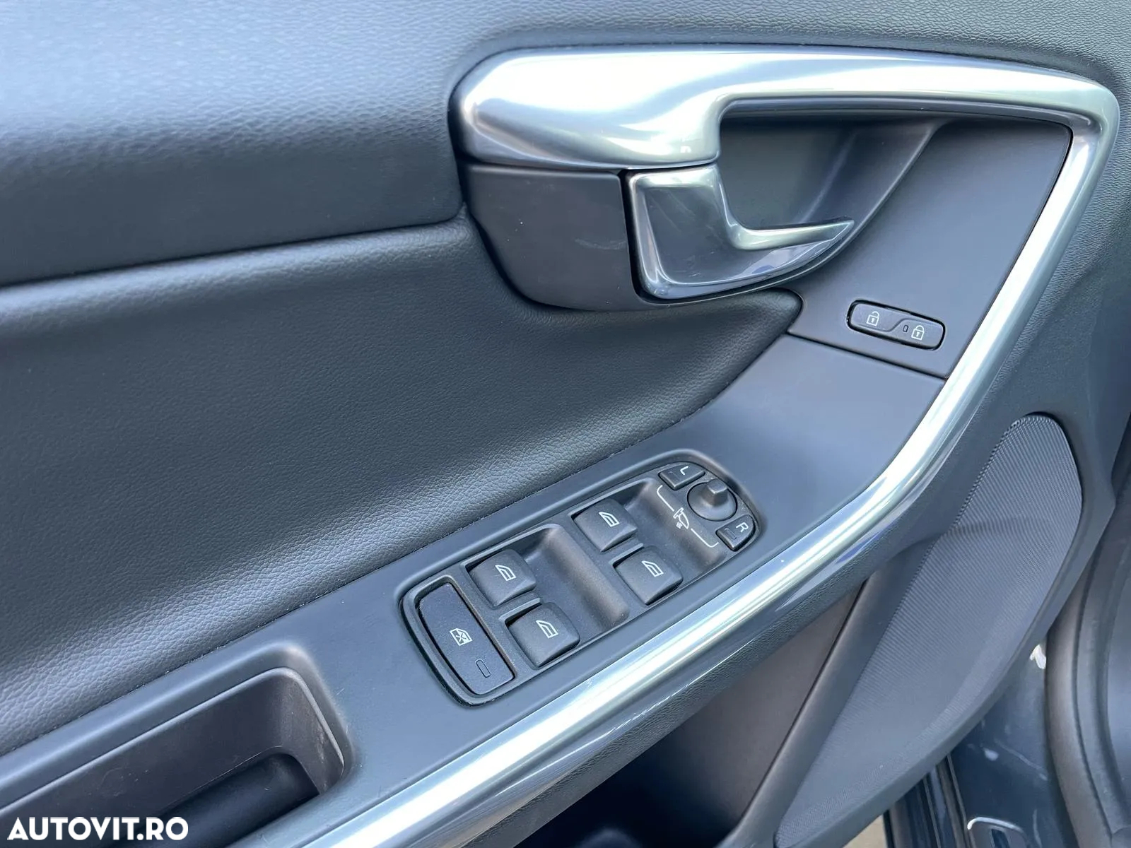 Volvo V60 D3 Geartronic Momentum Pro - 20
