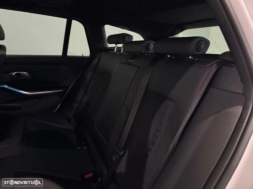 BMW 330 e Touring Pack M Auto - 13