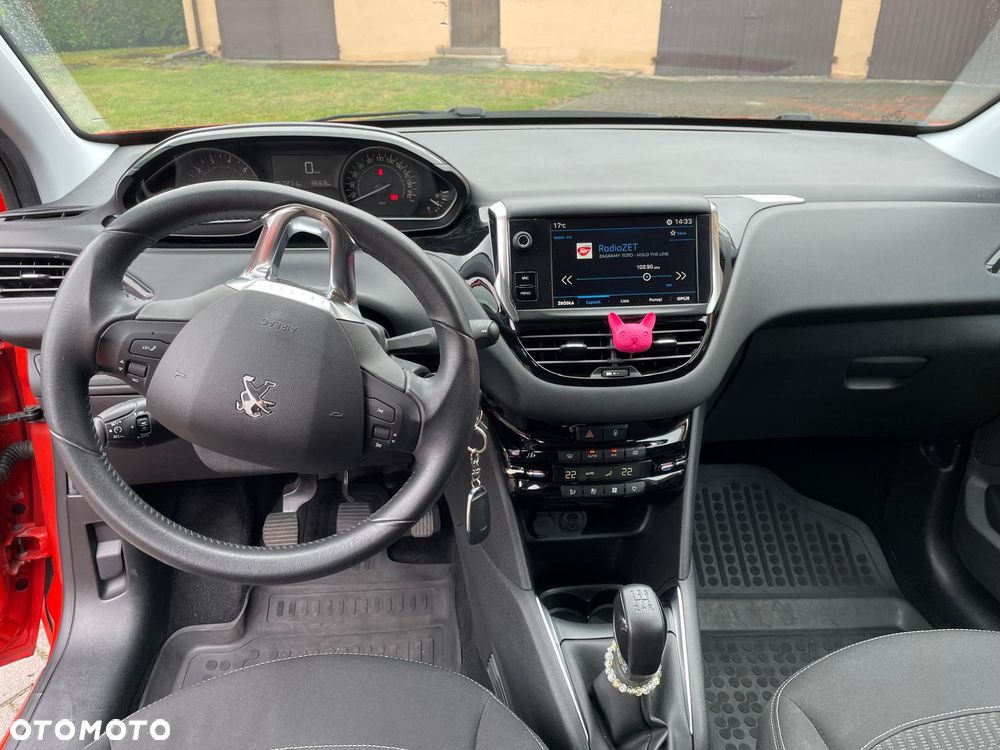 Peugeot 208 - 13