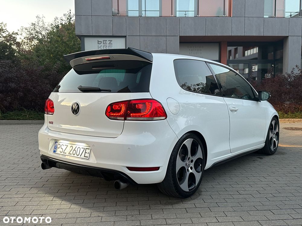 Volkswagen Golf VI 2.0 TSI GTI - 14