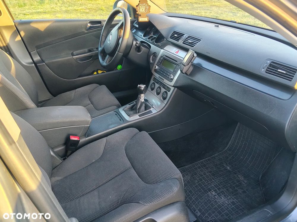 Volkswagen Passat 2.0 TDI Trendline - 4