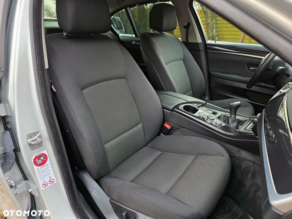 BMW Seria 5 520d - 28