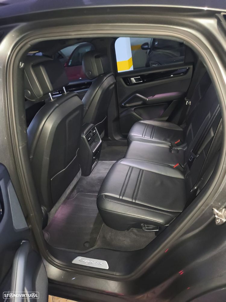 Porsche Cayenne Coupé - 2