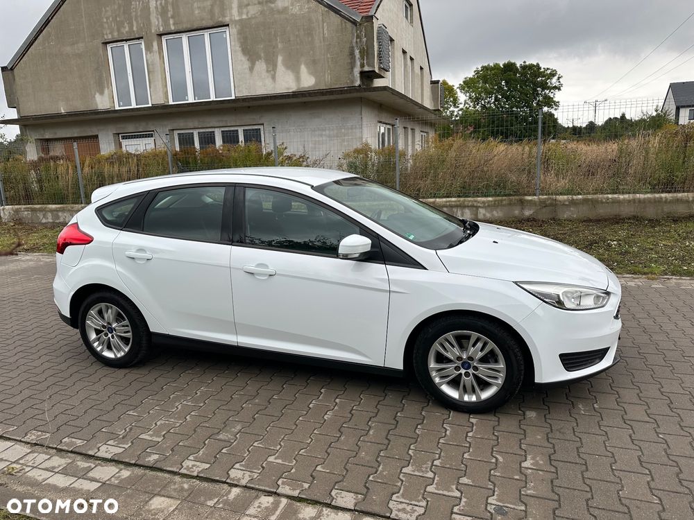 Ford Focus ver-1-0-ecoboost-start--stopp--system-cool-connect - 5