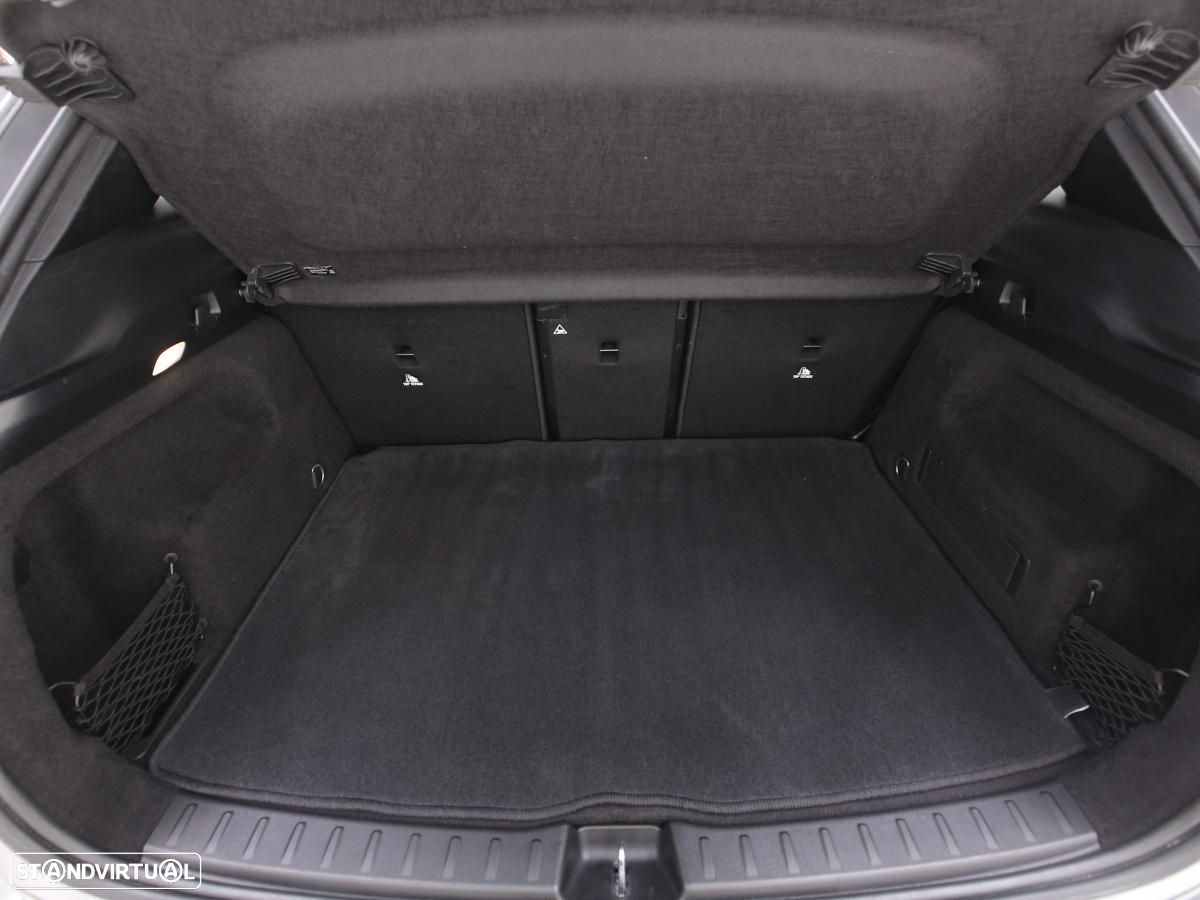 Mercedes-Benz GLA 200 d Progressive - 13