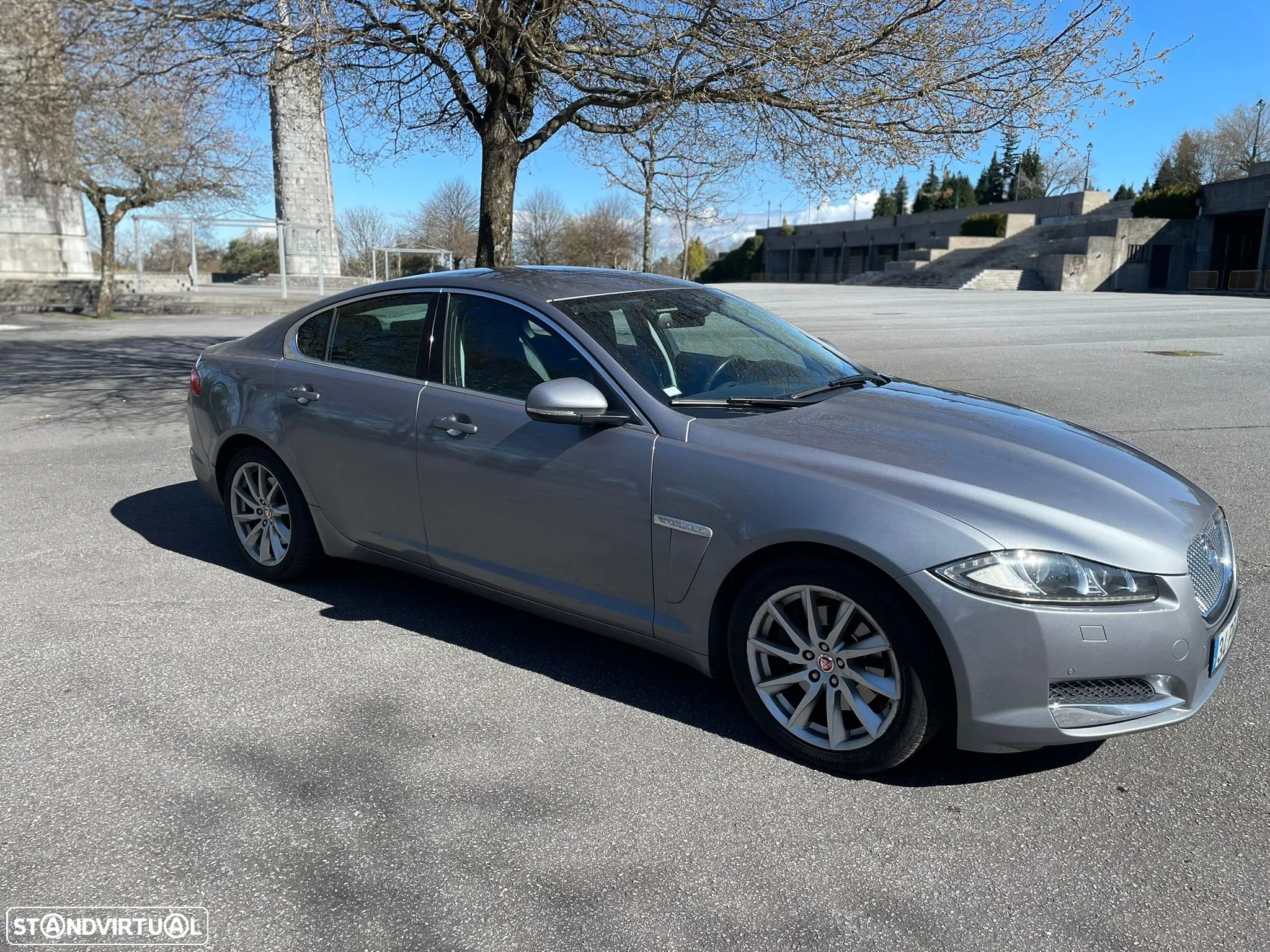 Jaguar XF 2.2 D Premium Luxury - 7