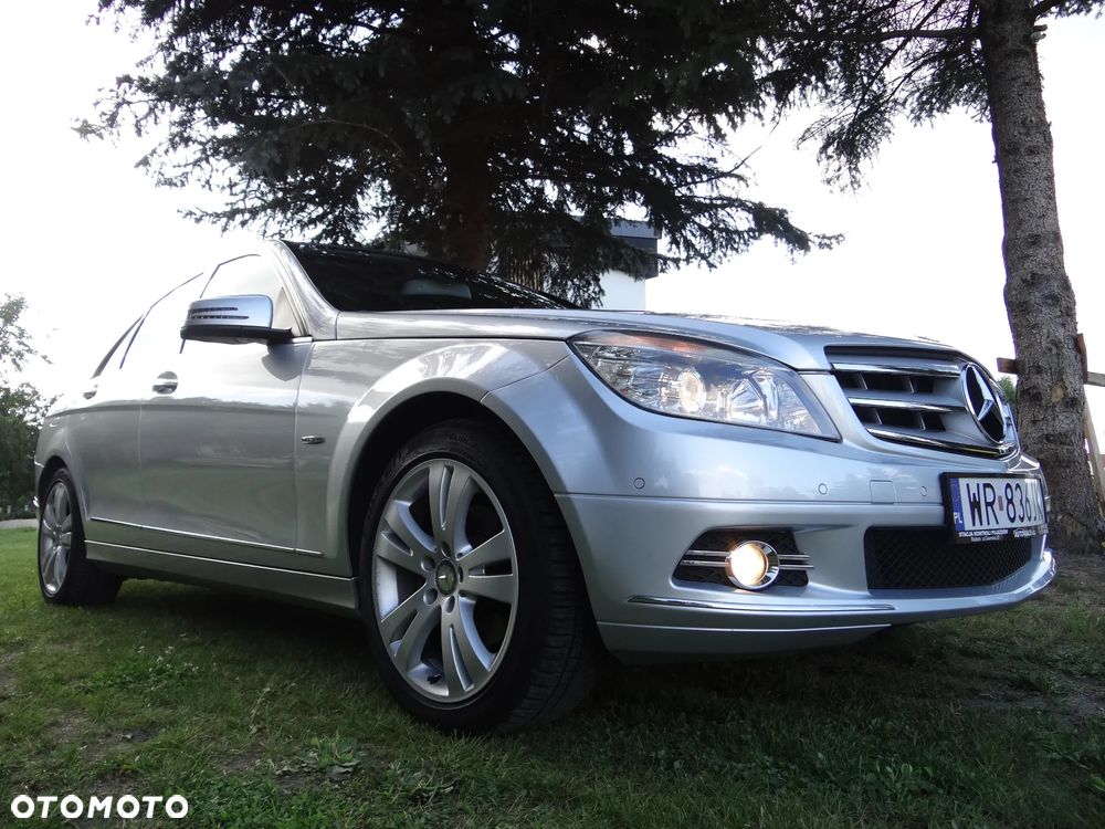 Mercedes-Benz Klasa C 180 BlueEFFICIENCY 7G-TRONIC Avantgarde - 9