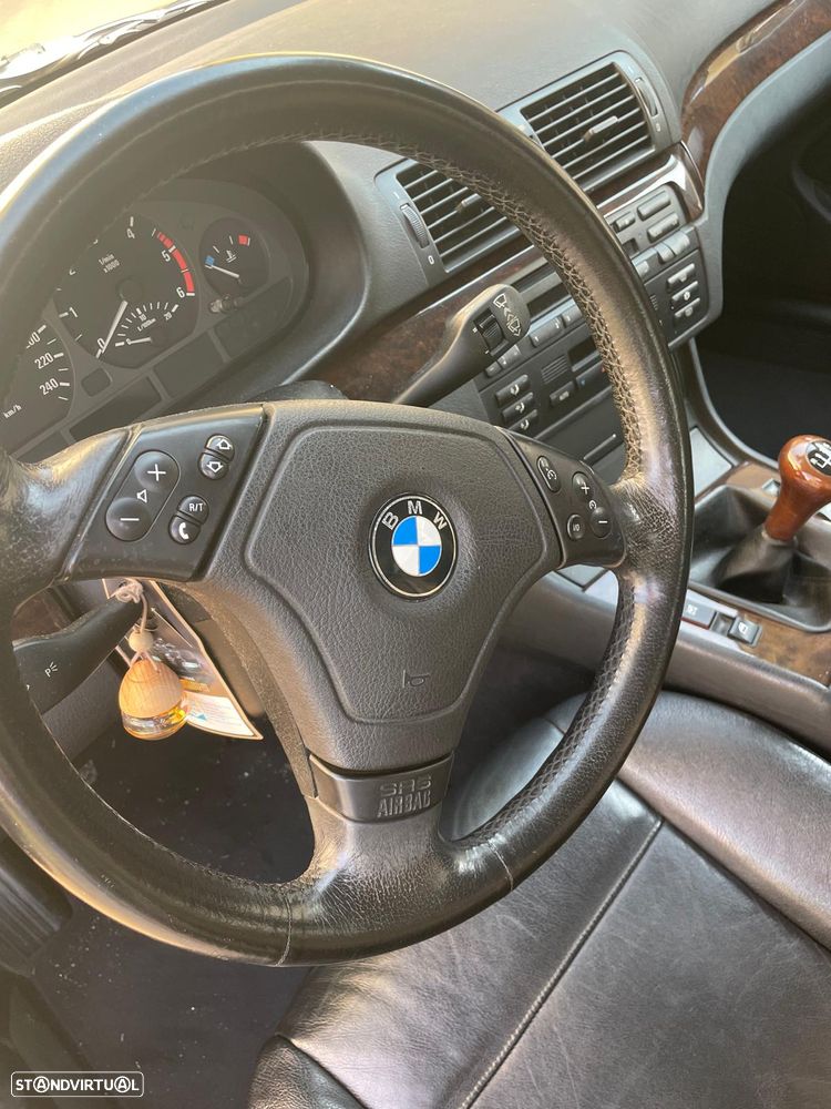 BMW 320 d Touring - 9