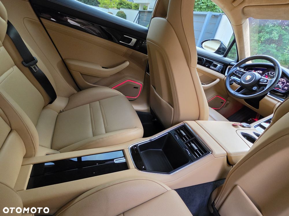 Porsche Panamera - 18