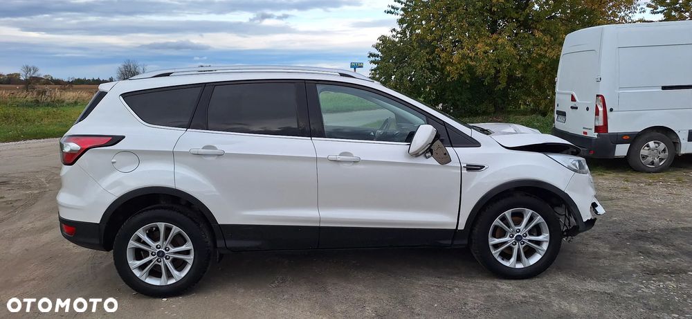 Ford Kuga 1.5 EcoBoost 2x4 Titanium - 2