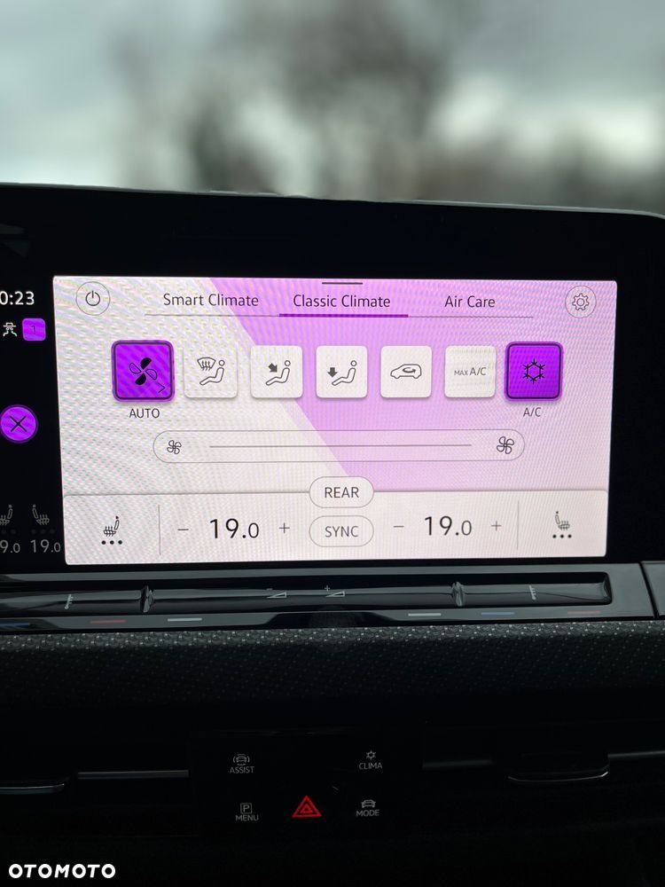 Volkswagen Golf VIII 2.0 TDI R-Line DSG - 22