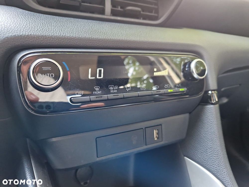 Toyota Yaris Hybrid 1.5 Comfort - 14
