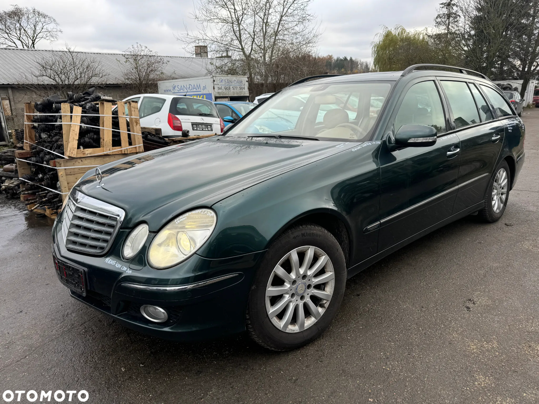 MERCEDES BENZ W211 LIFT MASKA POKRYWA SILNIKA C300 - 15
