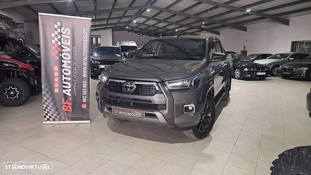 Toyota Hilux 2.8 D-4D 4WD GR Sport II - 8
