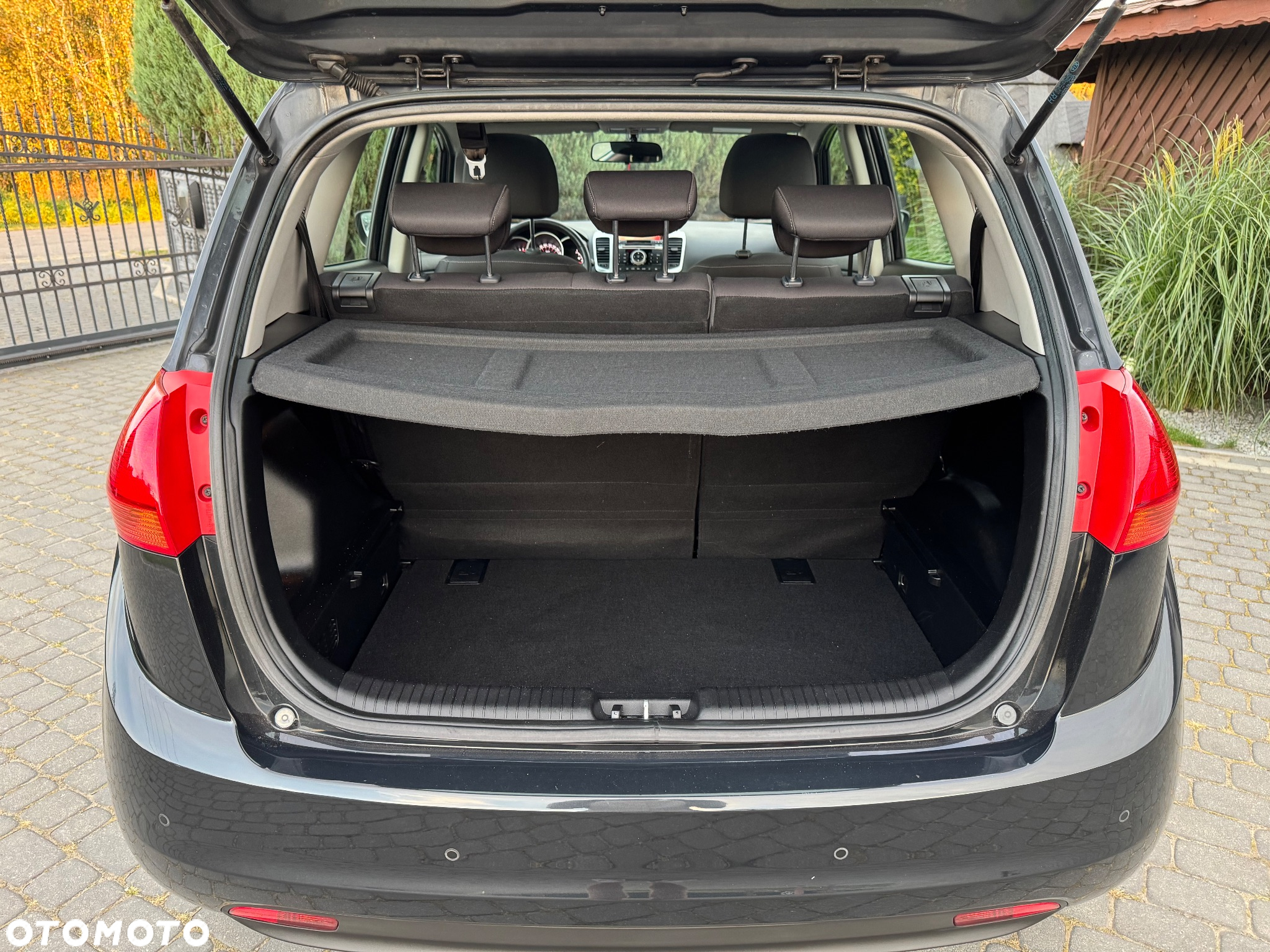 Kia Venga 1.6 CVVT Black Collection - 13