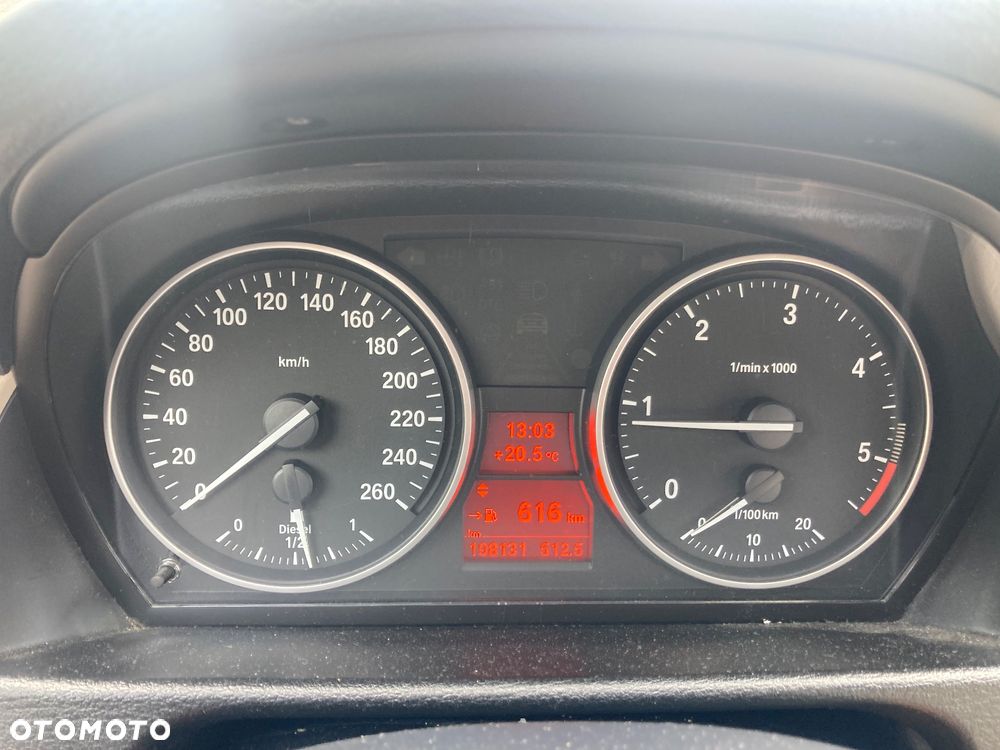 BMW X1 sDrive20d - 11