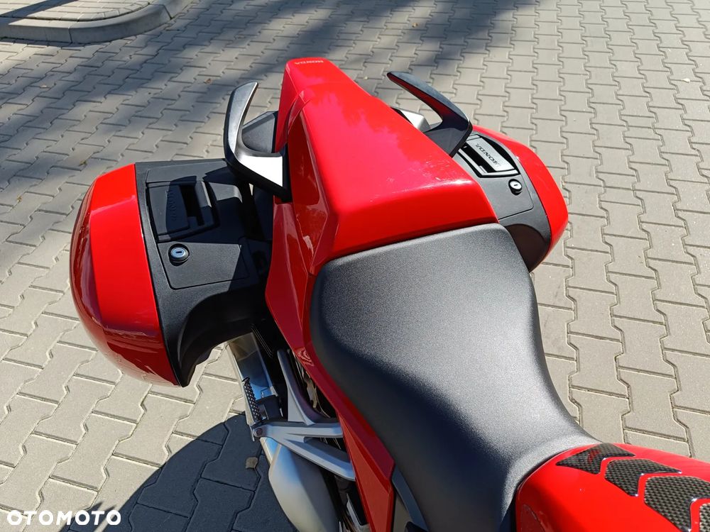 Honda VFR - 21