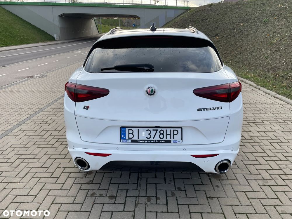 Alfa Romeo Stelvio 2.0 Turbo TI Q4 - 4