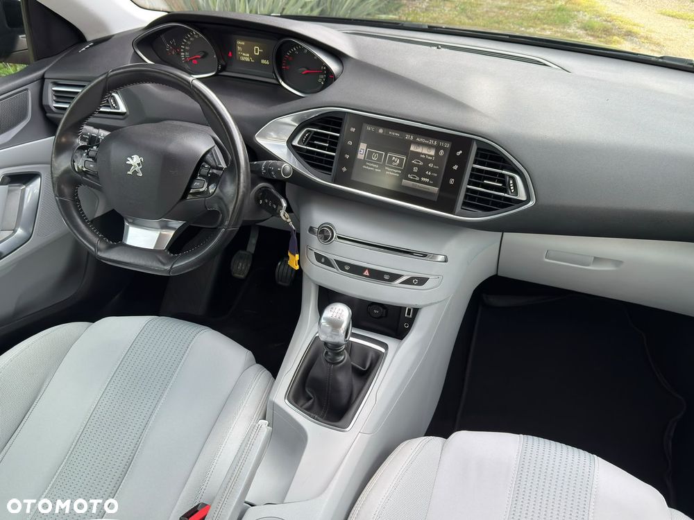 Peugeot 308 - 25