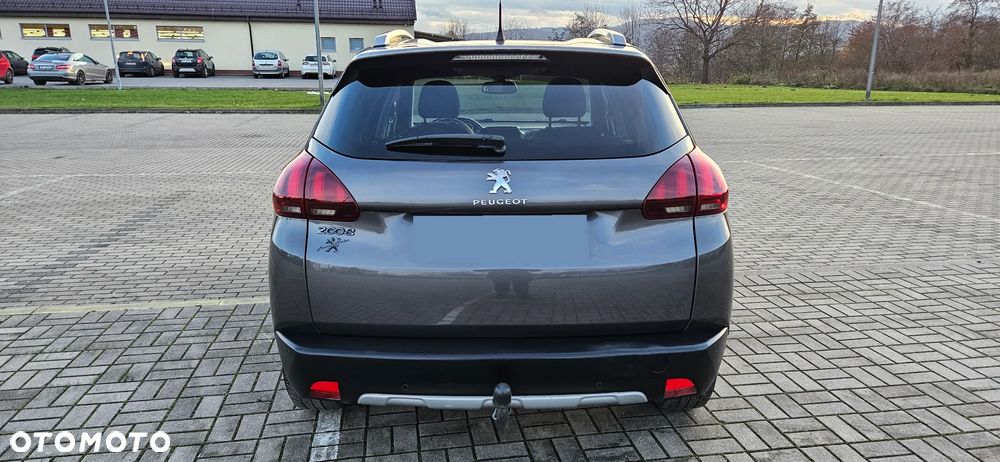 Peugeot 2008 1.6 BlueHDi Allure S&S - 22