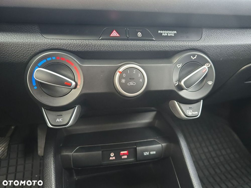 Kia Rio - 24