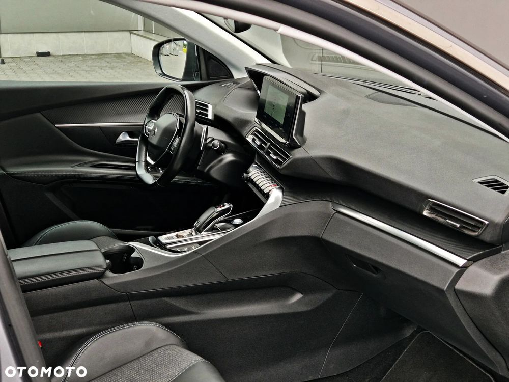 Peugeot 3008 1.5 BlueHDi Allure S&S EAT8 - 27
