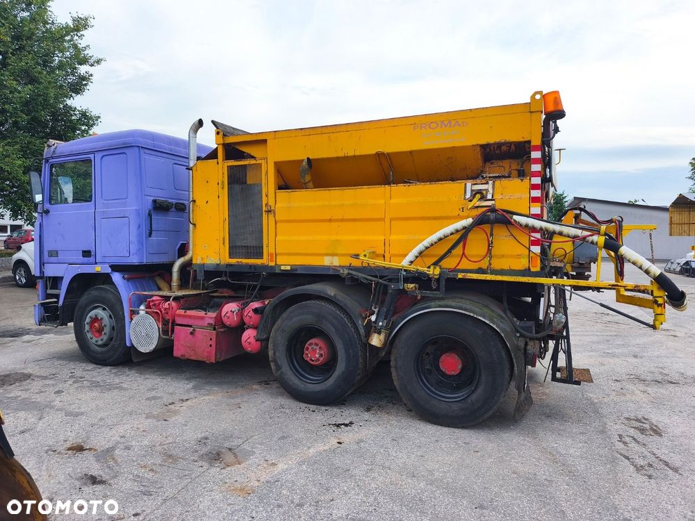 Volvo F 12 360 6X2 - 8
