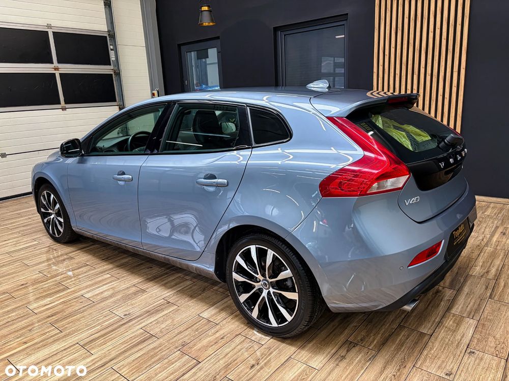 Volvo V40 T3 Drive-E Momentum - 10