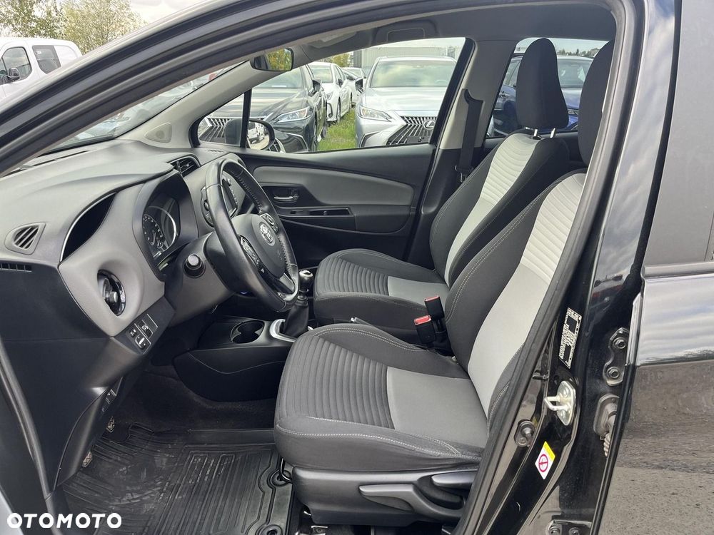 Toyota Yaris - 23