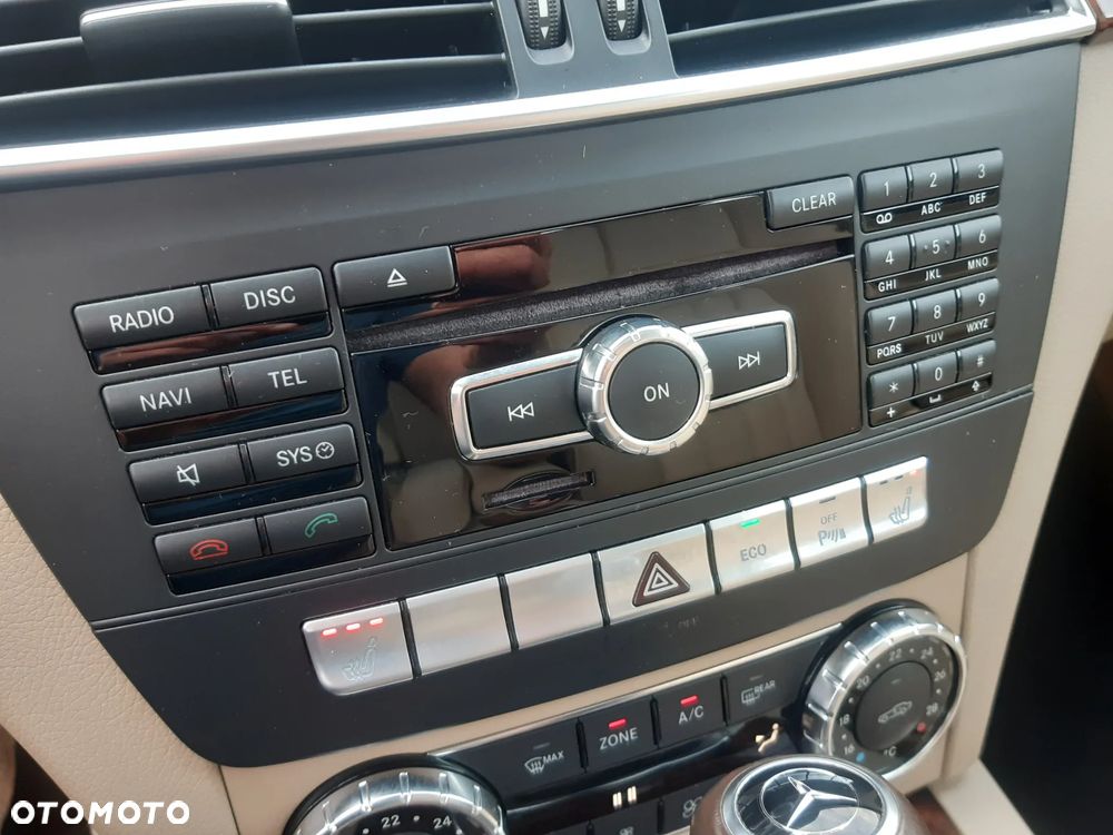 Mercedes-Benz Klasa C 180 CGI Automatik BlueEFFICIENCY - 28
