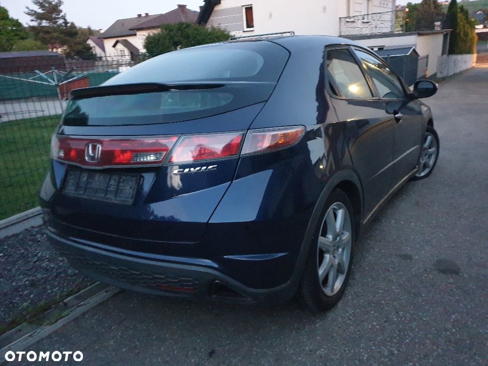 HONDA CIVIC - 1,8 - 2008r - na części - wyrejestrowany - 1