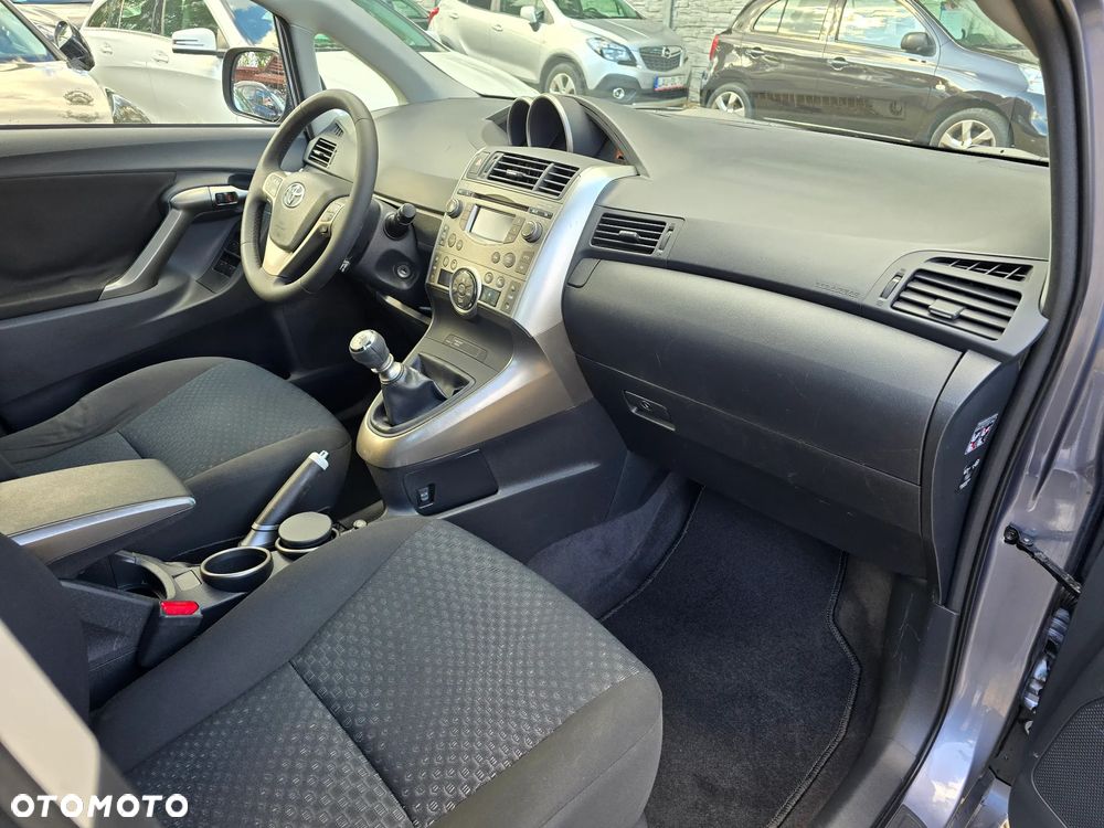 Toyota Verso 1.6 Sol EU5 - 13
