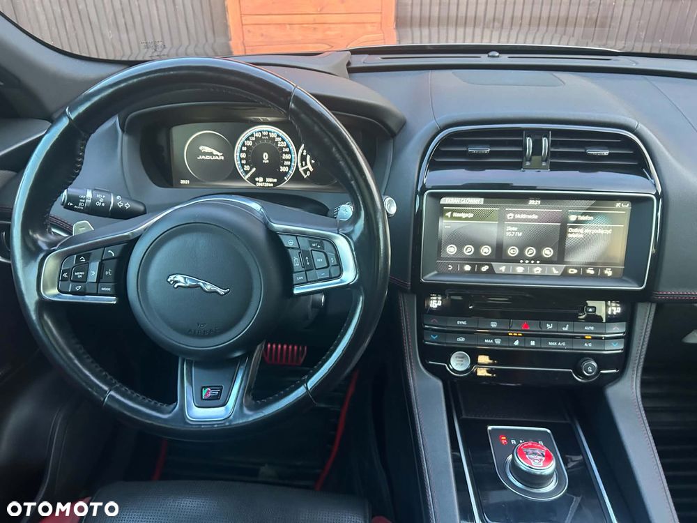 Jaguar F-Pace 3.0 V6 AWD S - 13