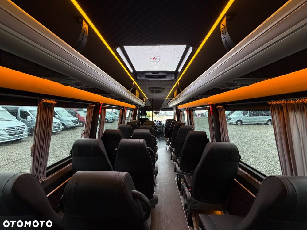 Mercedes-Benz Sprinter 517 - 22