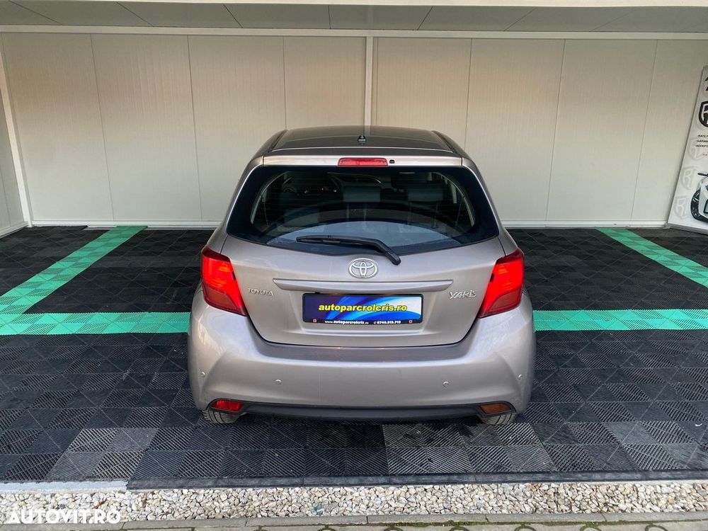 Toyota Yaris 1.3 Terra Plus - 6