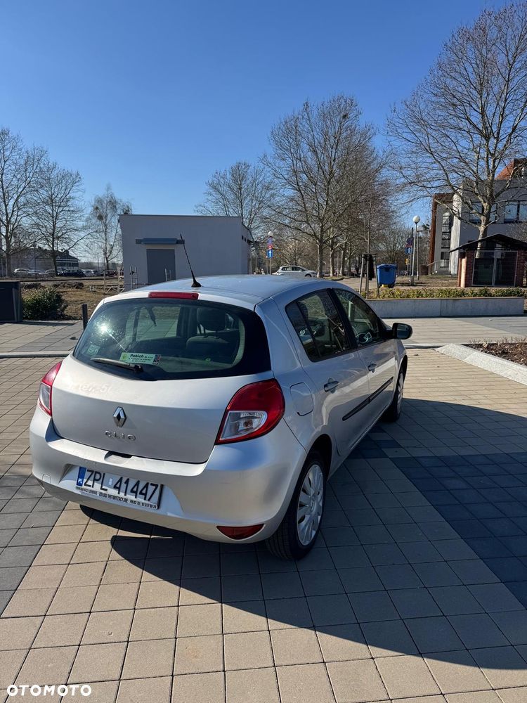 Renault Clio 1.2 16V All Inclusive - 2
