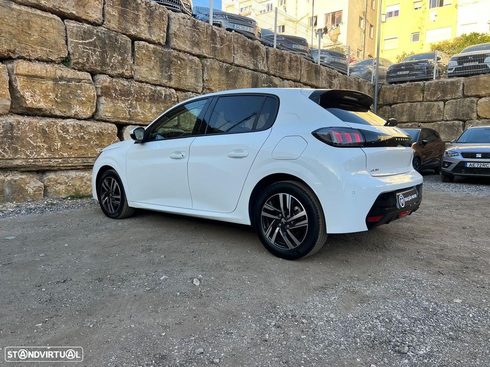 Peugeot 208 - 19