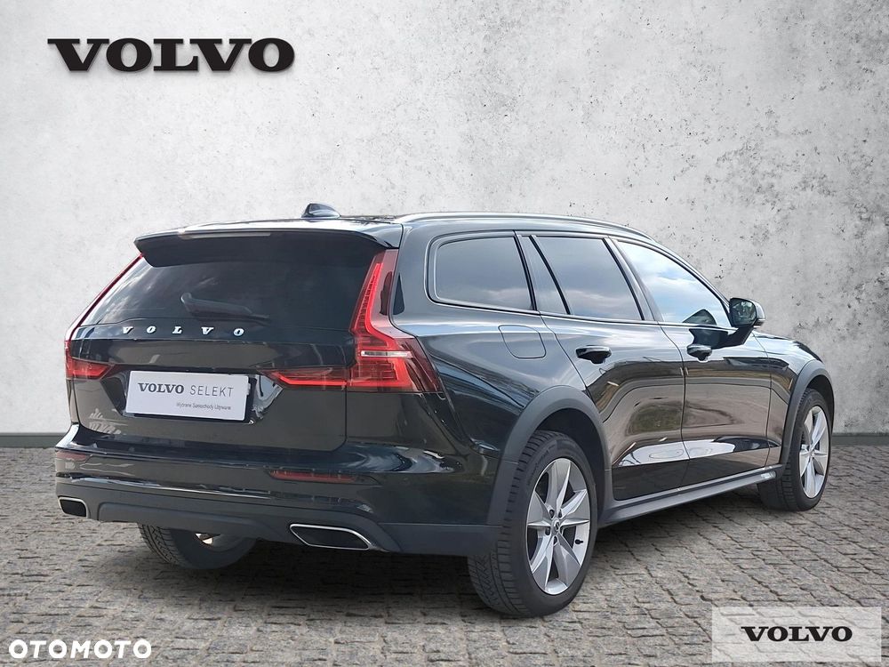 Volvo V60 Cross Country - 6