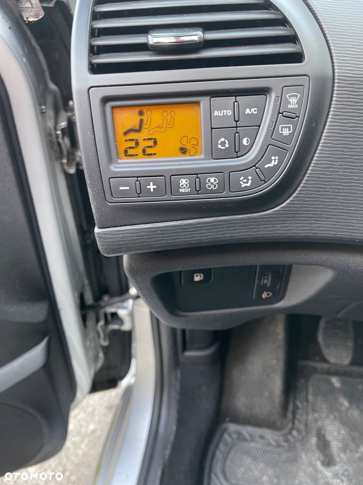 Citroën C4 Picasso - 14