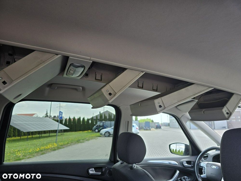 Ford Galaxy - 24