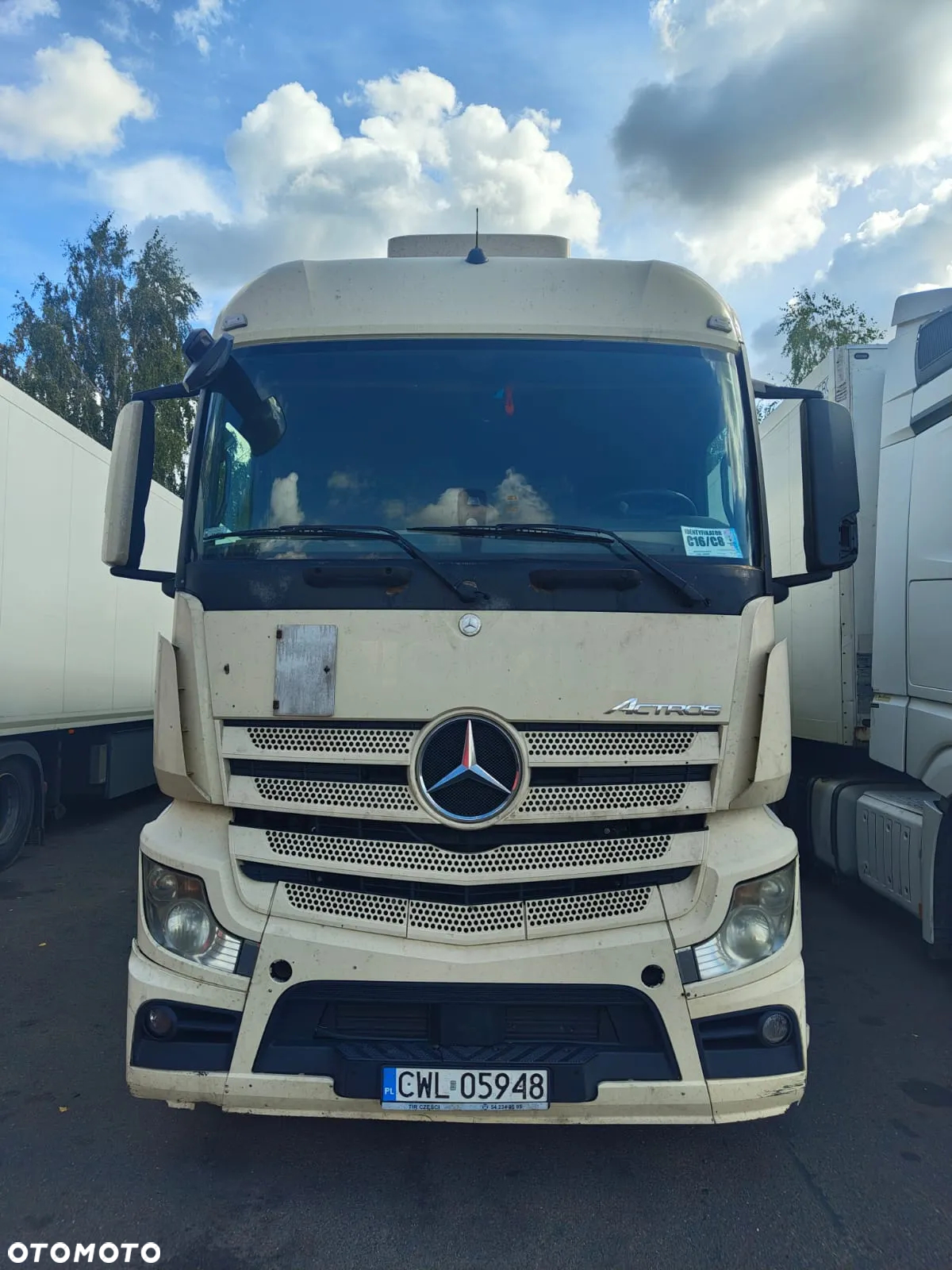 Mercedes-Benz - 2