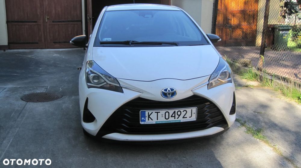 Toyota Yaris Hybrid 100 Life - 1