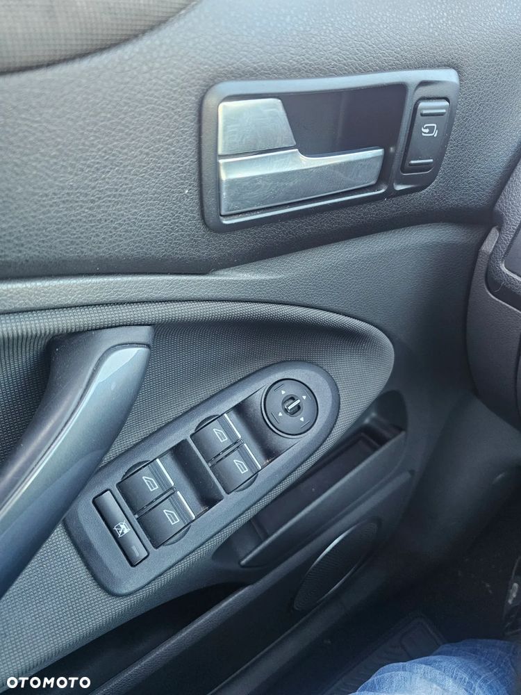 Ford Kuga 2.0 TDCi 4x4 Titanium - 12