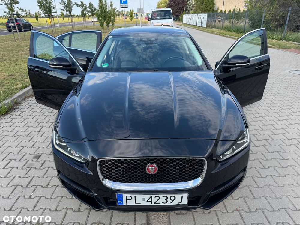 Jaguar XE 2.0 D AWD Prestige - 35